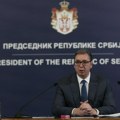 Počelo obraćanje predsednika Srbije javnosti o situaciji na Kosovu i Metohiji, rezoluciji o Srebrenici…(RTV1)