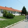 Медицинска школа у Лесковцу од септембра уводи горње делове униформа за ученике