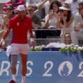 Novak ponovo "pumpao“ na Vimbldonu: I levo i desno i gore i dole! (video)