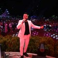 Pobednik Zvezda Granda zapevao pred hiljadama ljudi u Skoplju! Cecin pulen ugostio kolege i pokazao zašto je baš on trijumfovao…