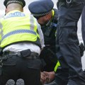 (Foto) skoro 500 uhapšenim na protestima! Burno u srcu Evrope, demonstranti podržali zabranjenu grupu