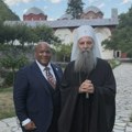 Patrijarh sa prevarantom iz SAD obilazio manastire po Kosovu: Tvrdi da je savetnik predsednika Trampa, Vučića proglasio…