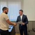 U Gornjem Milanovcu uručeno prvih 100 ugovora poljoprivrednicima - među njima i 19 za nabavku traktora