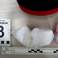 Nišlija zaustavljen sa pištoljem, u stanu mu pronađeno još oružja i 194 grama kokaina