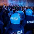 Osam uhapšenih posle sukoba na studentskim protestima u Rimu: Policija odgovorila vodenim topovima