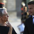 Makron odlučio: Elizabet Born ostaje premijerka Francuske
