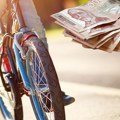 Kazne stižu na kućne adrese: Pijani biciklista prošao na crveno svetlo, a ovoliko će ga koštati prekršaj