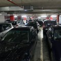 Mnogi vozači ne znaju za ovu "caku": Evo kad parkiranje automobila ispred vlastite garaže može skupo koštati