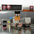 AMSS: Automobili čekaju pola sata na Preševu i Gostunu, kamioni do dva sata