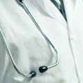 Petogodišnje dete iz Srbije povređeno na letovanju u Grčkoj, sumnja se na ujed vuka