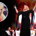 Jedna od najbogatijih pevačica na estradi došla kod Snežane Đurišić: Zlatni detalji i krzno, svi gledali u njen stajling