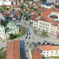 Više od 400 maturanata plesalo maturski ples na glavnom trgu u Čačku