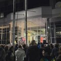 Protest ispred redakcije Nove u Beogradu: "Ovo je borba za opstanak medija kakve poznajete"