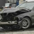 Stravičan udes u Valjevu: Automobil potpuno uništen, kombi završio prevrnut pored puta