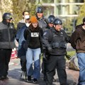 Razbijene demonstracije u Bostonu: Policija uhapsila 100 studenata na protestima protiv rata u Gazi (foto)
