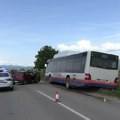 Погинуо мушкарац у саобраћајној несрећи код Лесковца! Возач аутомобилом ударио у аутобус, деоница пута затворена