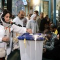 Iran bira predsjednika između reformiste Pezeshkiana i tvrdolinijaša Jalilija