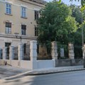 FOTO Sanirana ograda kasarne u Vojvode Bojovića: Vojska uradila posao, Zavod planira celu rekonstrukciju