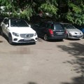 Napadač sa vračara u bekstvu: Ranio žrtvu pored parka i dečijeg igrališta! Stanari čuli: "ubi ga, o bože"!