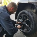 За четири нове зимске гуме и монтажу спремите најмање 30.000 динара! Ко их не замени на време прети му казна