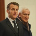Makron: Francuska će nastaviti podršku Ukrajini za čvrst i trajan mir
