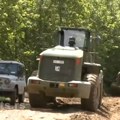 Vozila Šumskog gazdinstva Golija rade na putevima u Guči (VIDEO)