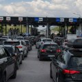 Duge kolone na graničnom prelazu Evzoni – putnički automobili čekaju dva, autobusi i do pet sati
