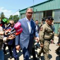 "Čak ne mislim da je to smišljena laž," Vučić u Lipovici, govorio o "ubadanju" na "Belgrade Music Week"-u: "Zovem Vasiljevića…