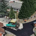 Asfaltiran krak Sarajevske ulice u Bostanima, novi put vodi do vrtića i škole
