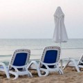Borba za plaže: Grci traže da se ležaljke proteraju, a plaže vrate narodu