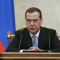 Medvedev: Ukrajina saveznicima ne vredi ni prebijenog groša – samo gledaju svoju korist