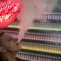 "Stvorene su nove generacije nikotinskih zavisnika": Australija od januara zabranjuje uvoz vejpa