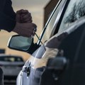 Tinejdžer krao kola u Srpskoj Crnji, A ne zna da vozi Policija uhapsila razbojnika, a vlasnicima vratila slupana kola