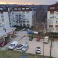 Još jedan sportski teren u Nišu pretvoren u parking