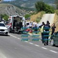 Krv Na asfaltu: Motociklista i žena teško povređeni ispod Piloreta – Polo im presekao put!