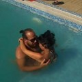 Samo što ne padne intimni čin pred svima! Vreli dodiri usred bela dana: Haos u Eliti