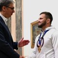 Vučić dočekao osvajača zlatne medalje Aleksandra Komarova