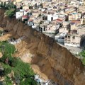 "Izgubili smo sve u nekoliko trenutaka": Klizište na Siciliji progutalo pola grada, ljudi besni na vlasti