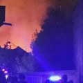 Požar u centru Pančeva: Gori napušteni objekat iza robne kuće