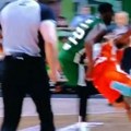 Grci besni zbog ove situacije, brutalno su oštećeni ispred nosa sudije dok je Montero pisao istoriju EL