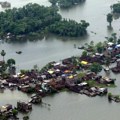 Dvodnevne poplave u Tajlandu ugrozile hiljade ljudi i poremetile saobraćaj