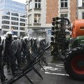 (VIDEO) Poljoprivrednici traktorima blokirali prilaze sedištu EU u Briselu, probili blokade