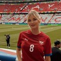 EURO 2024: Sofija Milošević u dresu supruga Luke Jovića bodri Orlove sa tribina! (FOTO)