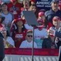 Šta je Najdžel Faraž naučio od američke desnice?: Politico o lideru Bregzita koji oponaša Trampa u uništavanju desnog…