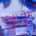 Kamera snimila brutalan napad narko-kartela Halisko! Uleću u prodavnicu punu ljudi, bacaju "Molotovljev koktel", sve izgorelo…