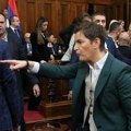 Kada bi im Vučić naredio, poslanici SNS bi izglasali da je zemlja ravna ploča: O izjavi Brnabić da opozicija u parlamentu vodi…