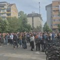 Roditelji učenika Jovine gimnazije pozvali policiju, kažu da direktor ne dozvoljava deci da izađu na odmor