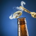Jednostavan trik: Kako ohladiti pivo za dva minuta