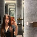Ubistvena kombinacija Une Čolić! Minić, čipka i kosa do struka napravili haos na mrežama (foto)
