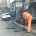 Rupe „nikle“ širom Prokuplja, vozači upozoravaju na oštećenja vozila i opasnost u saobraćaju